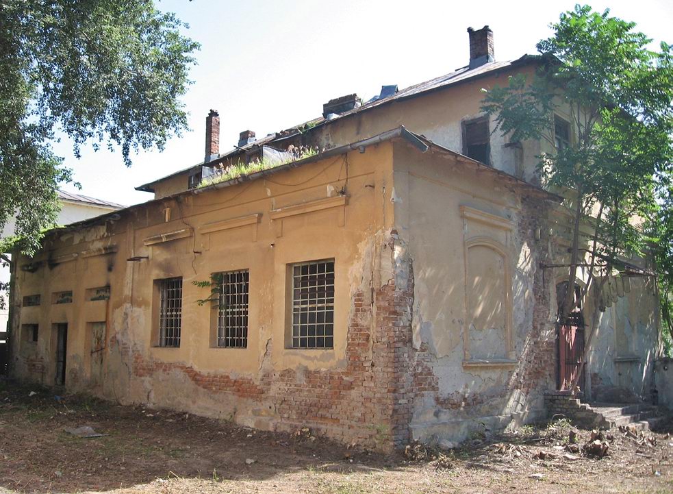 vechea școală catolică din spatele bisericii (2019)